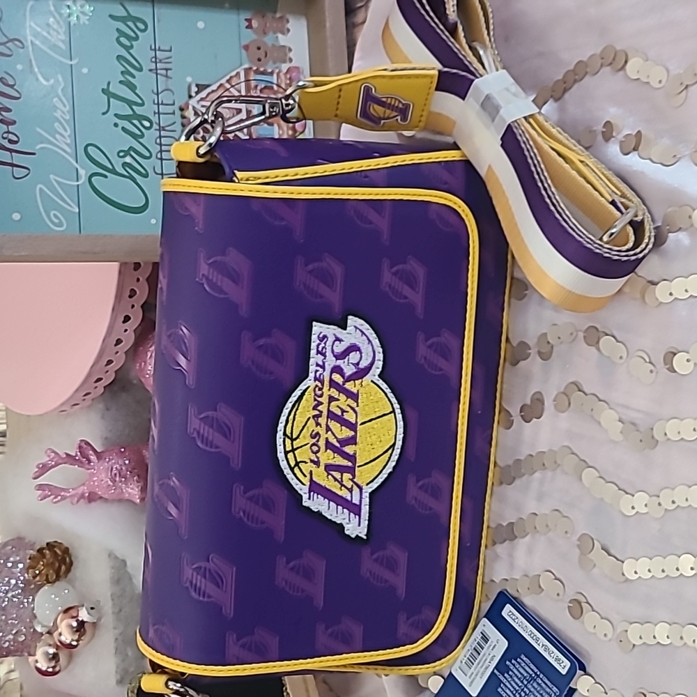 Loungefly: NBA Lakers Los Angeles Logo Embossed Crossbody Bag